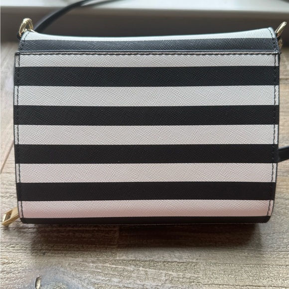 Aldo Striped Wallet Crossbody Bag - Black & White with Gold Chain - Picture 9 of 15